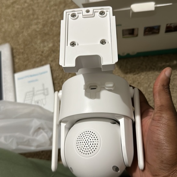 New, never used Outdoor smart PTZ solar battery camera - Picture 3 of 5